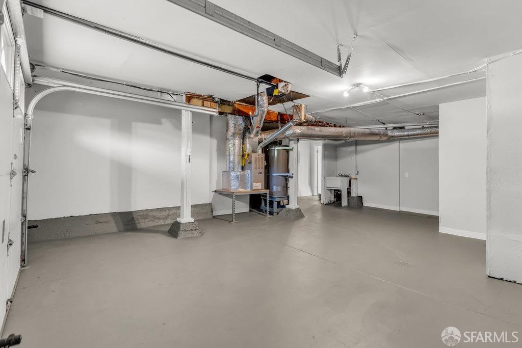 Daly City, California 94014, United States, 2 Bedrooms Bedrooms, ,1 BathroomBathrooms,Residential,Pending,110901