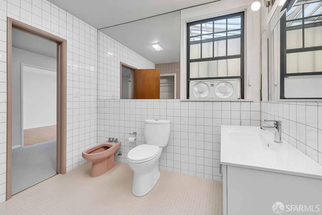 San Francisco, California 94121, United States, 2 Bedrooms Bedrooms, ,2 BathroomsBathrooms,Residential,Pending,186853