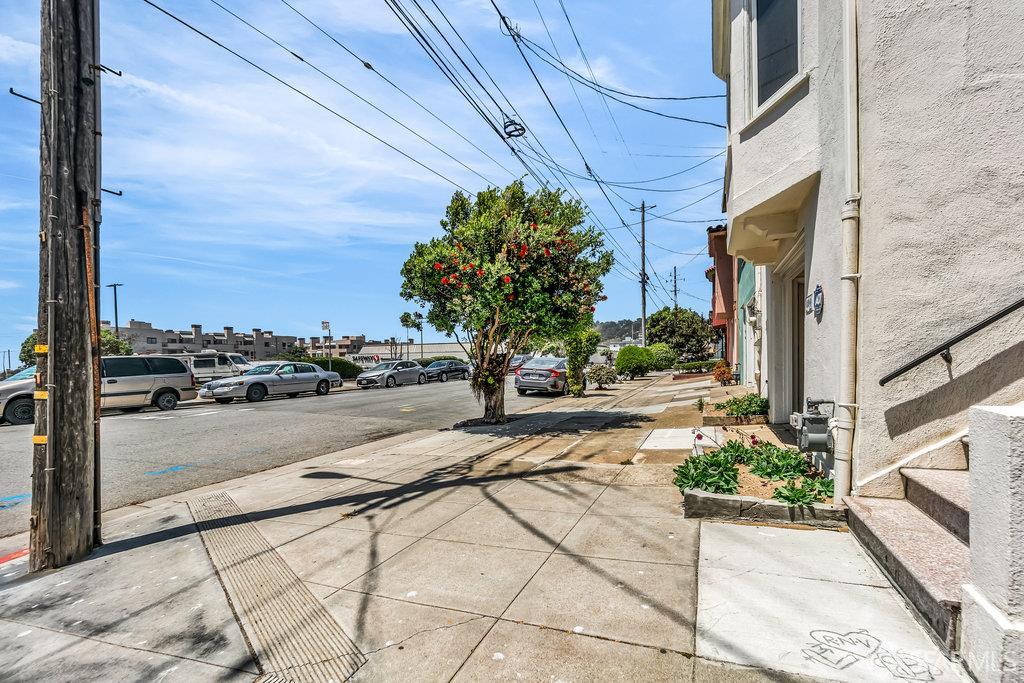 San Francisco, California 94121, United States, 2 Bedrooms Bedrooms, ,2 BathroomsBathrooms,Residential,Pending,186853