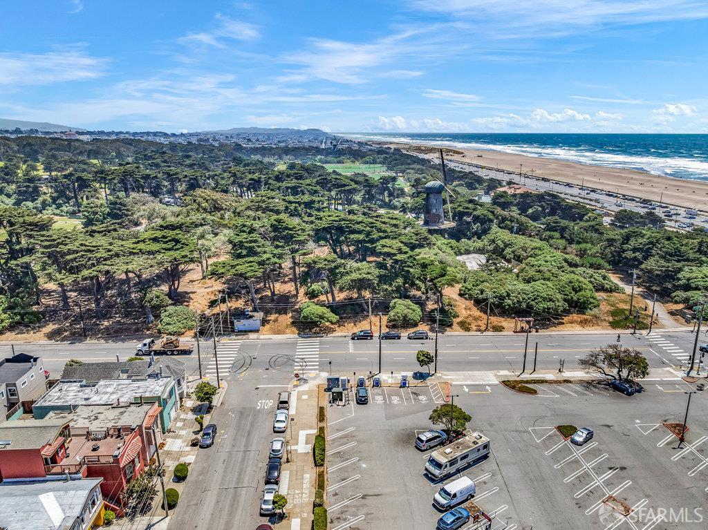 San Francisco, California 94121, United States, 2 Bedrooms Bedrooms, ,2 BathroomsBathrooms,Residential,Pending,186853