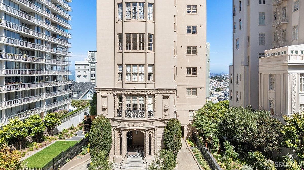 1960 Broadway Street 4