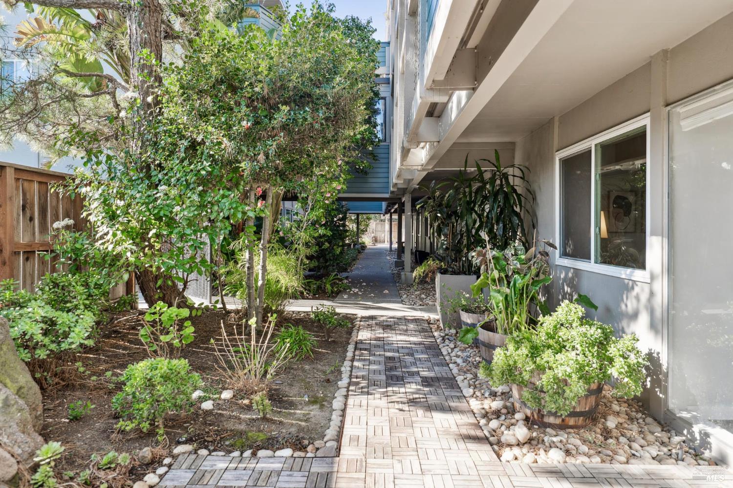 320 Via Casitas Unit 109