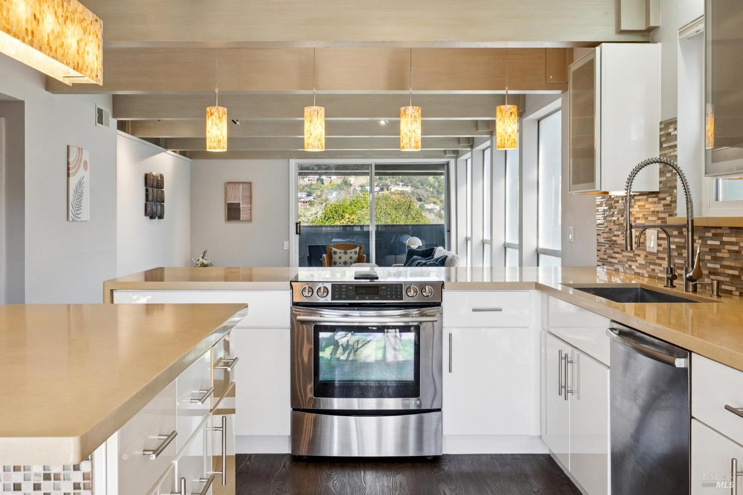 320 Via Casitas Unit 109