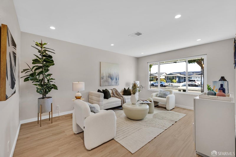 32420 Edith Way