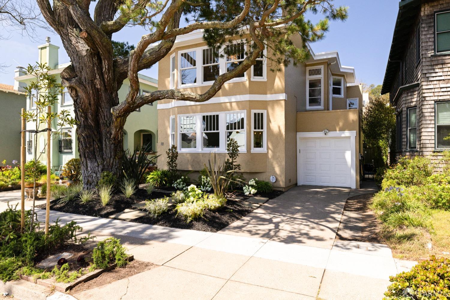 San Francisco, California 94116, United States, 4 Bedrooms Bedrooms, ,3 BathroomsBathrooms,Residential,Pending,120439