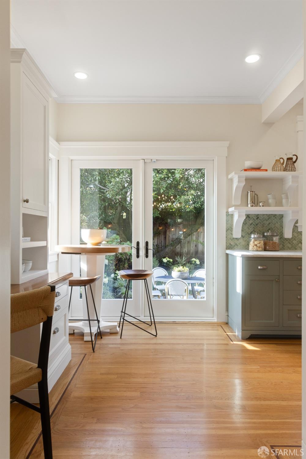 San Francisco, California 94116, United States, 4 Bedrooms Bedrooms, ,3 BathroomsBathrooms,Residential,Pending,120439