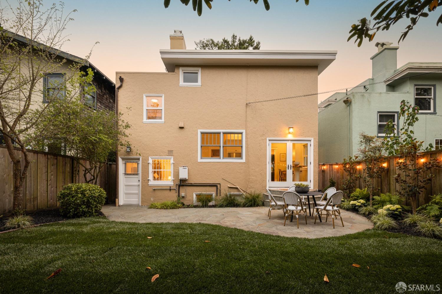 San Francisco, California 94116, United States, 4 Bedrooms Bedrooms, ,3 BathroomsBathrooms,Residential,Pending,120439