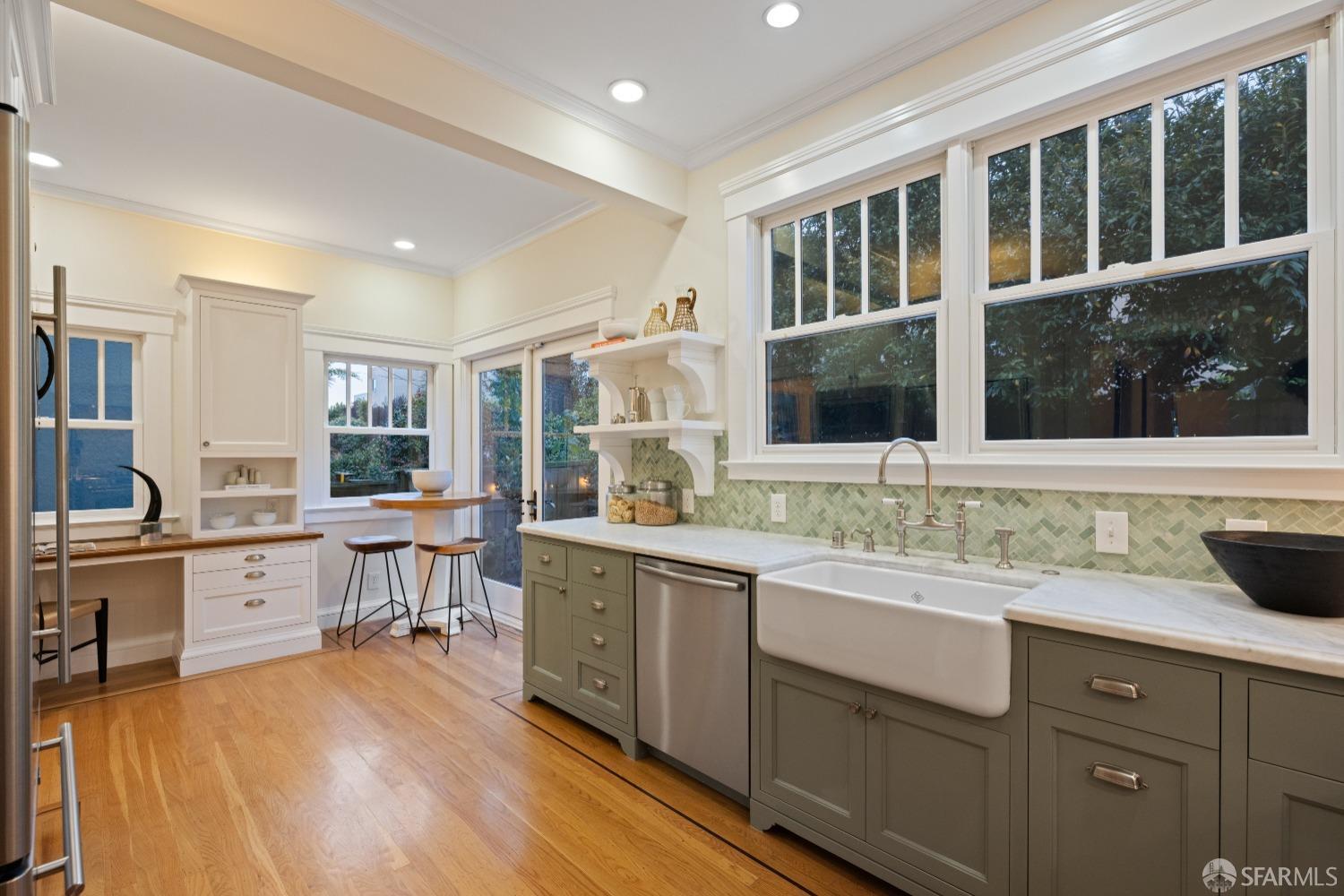 San Francisco, California 94116, United States, 4 Bedrooms Bedrooms, ,3 BathroomsBathrooms,Residential,Pending,120439