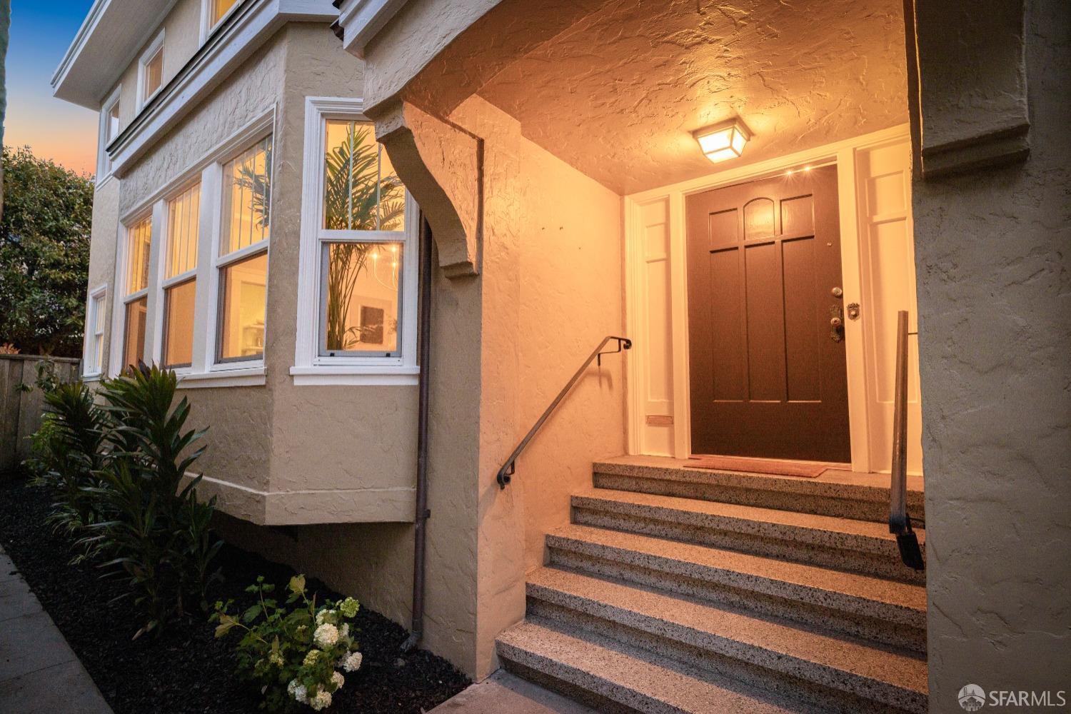 San Francisco, California 94116, United States, 4 Bedrooms Bedrooms, ,3 BathroomsBathrooms,Residential,Pending,120439