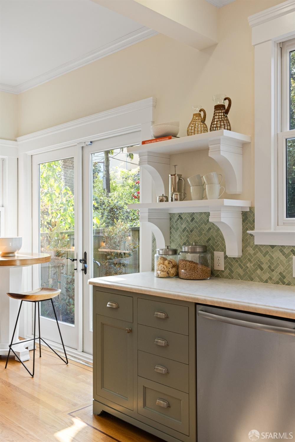 San Francisco, California 94116, United States, 4 Bedrooms Bedrooms, ,3 BathroomsBathrooms,Residential,Pending,120439