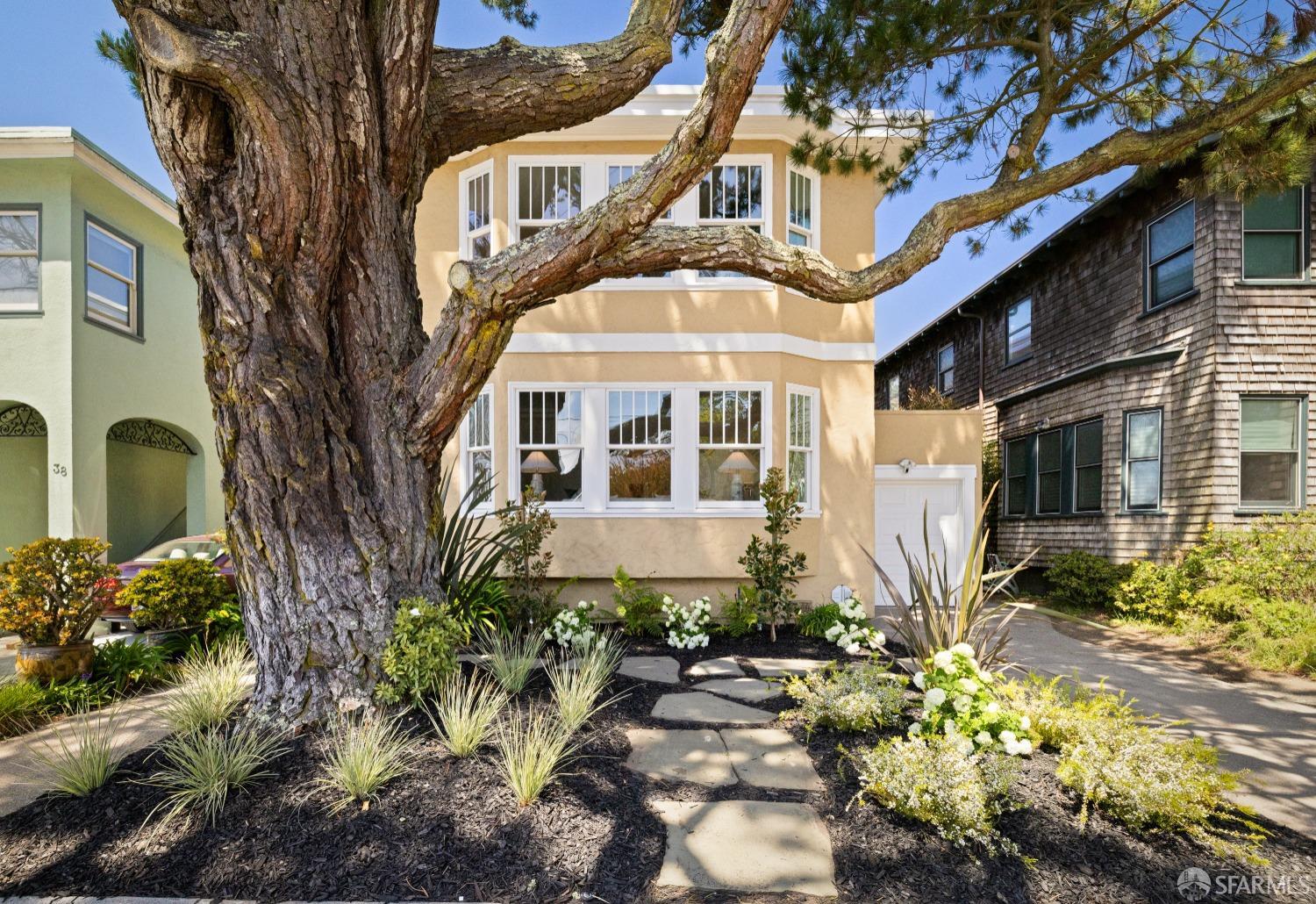 San Francisco, California 94116, United States, 4 Bedrooms Bedrooms, ,3 BathroomsBathrooms,Residential,Pending,120439