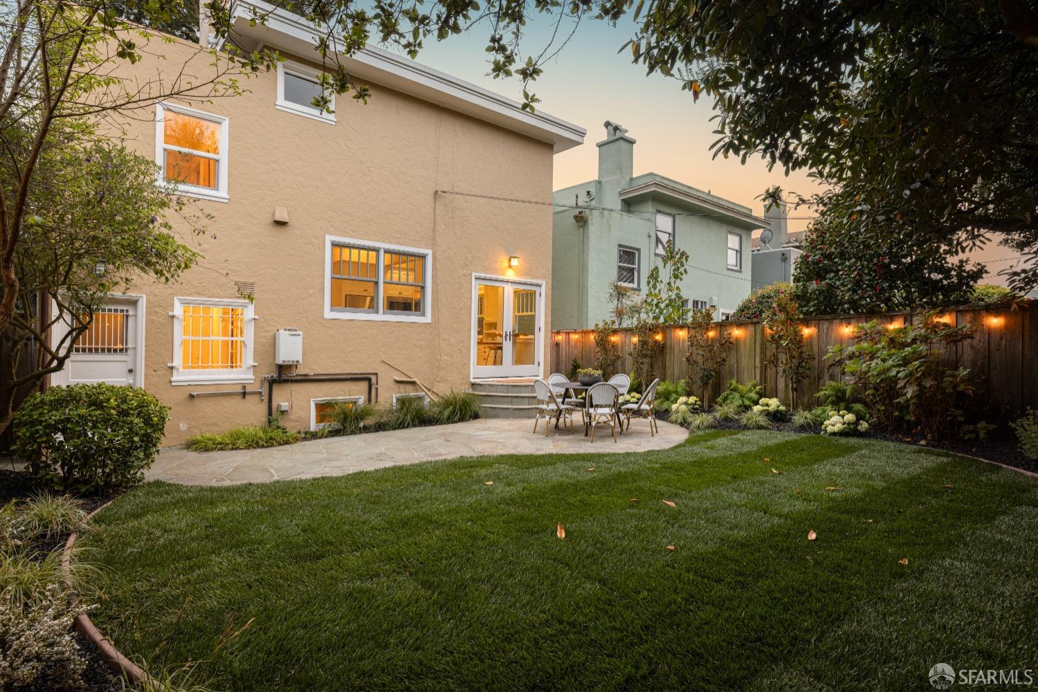 San Francisco, California 94116, United States, 4 Bedrooms Bedrooms, ,3 BathroomsBathrooms,Residential,Pending,120439