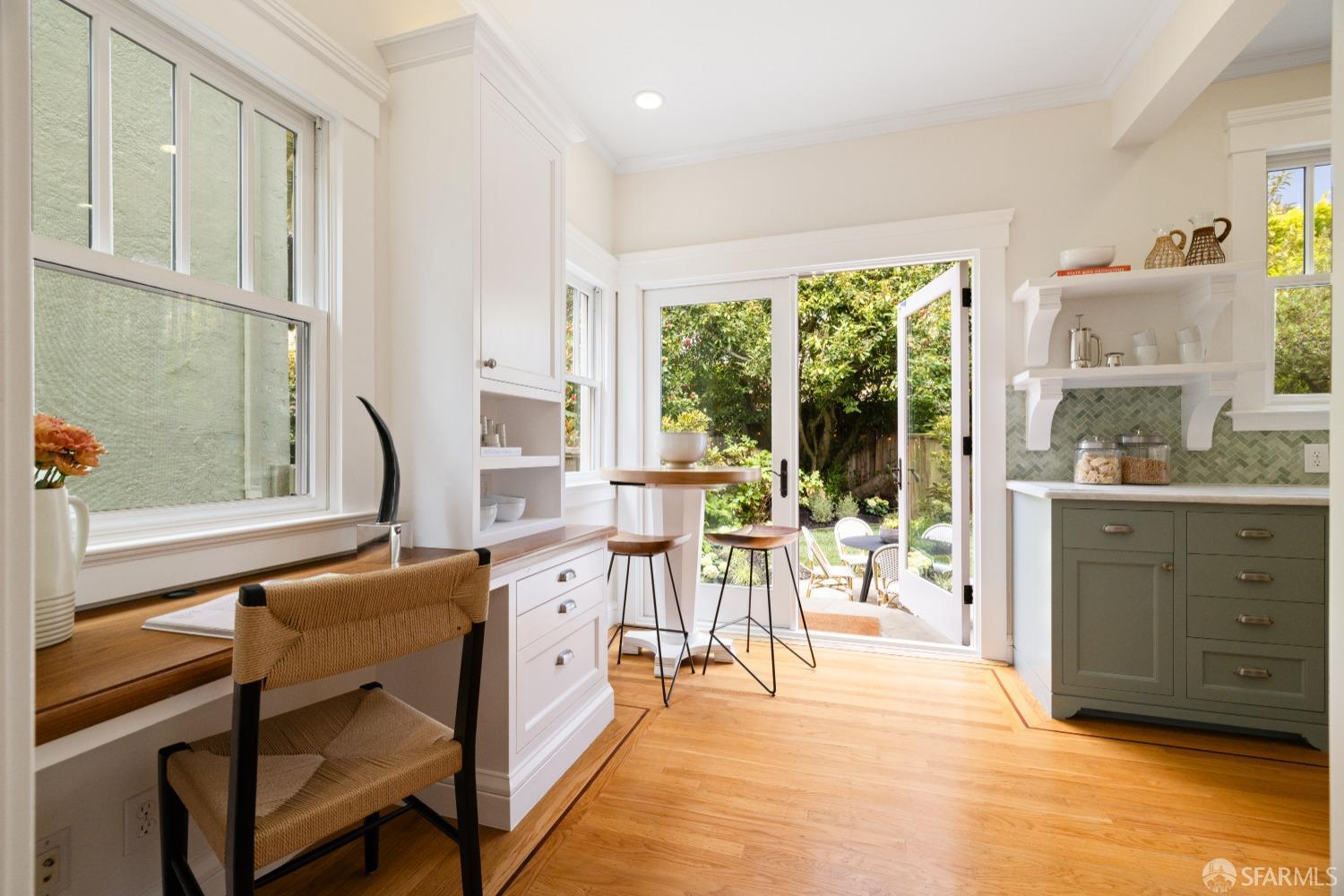 San Francisco, California 94116, United States, 4 Bedrooms Bedrooms, ,3 BathroomsBathrooms,Residential,Pending,120439