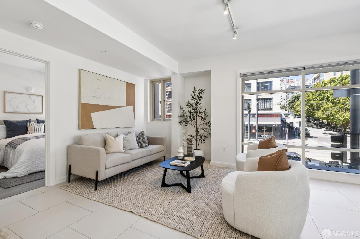 1868 Van Ness Avenue 202