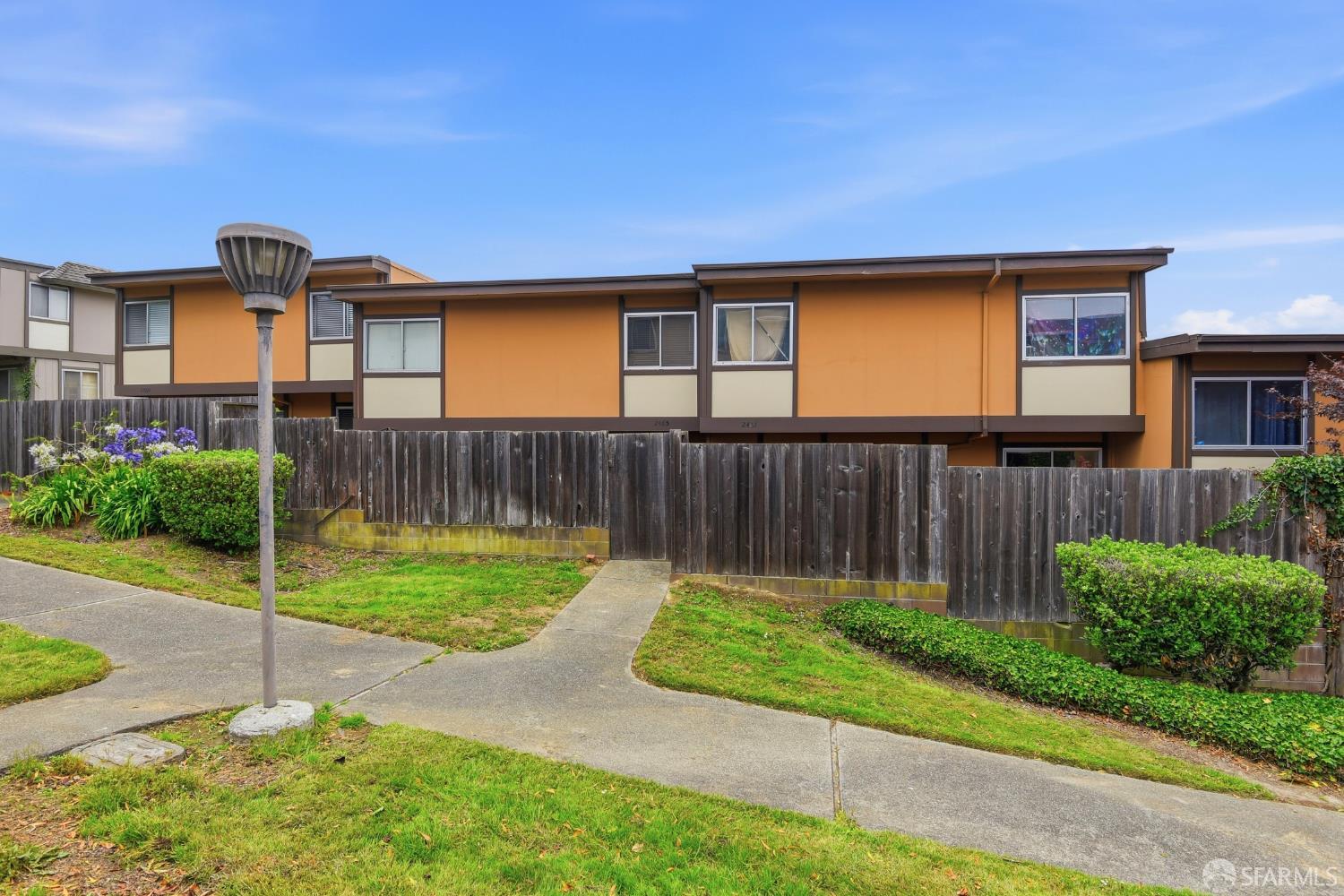 2467 Rowntree Way 203B