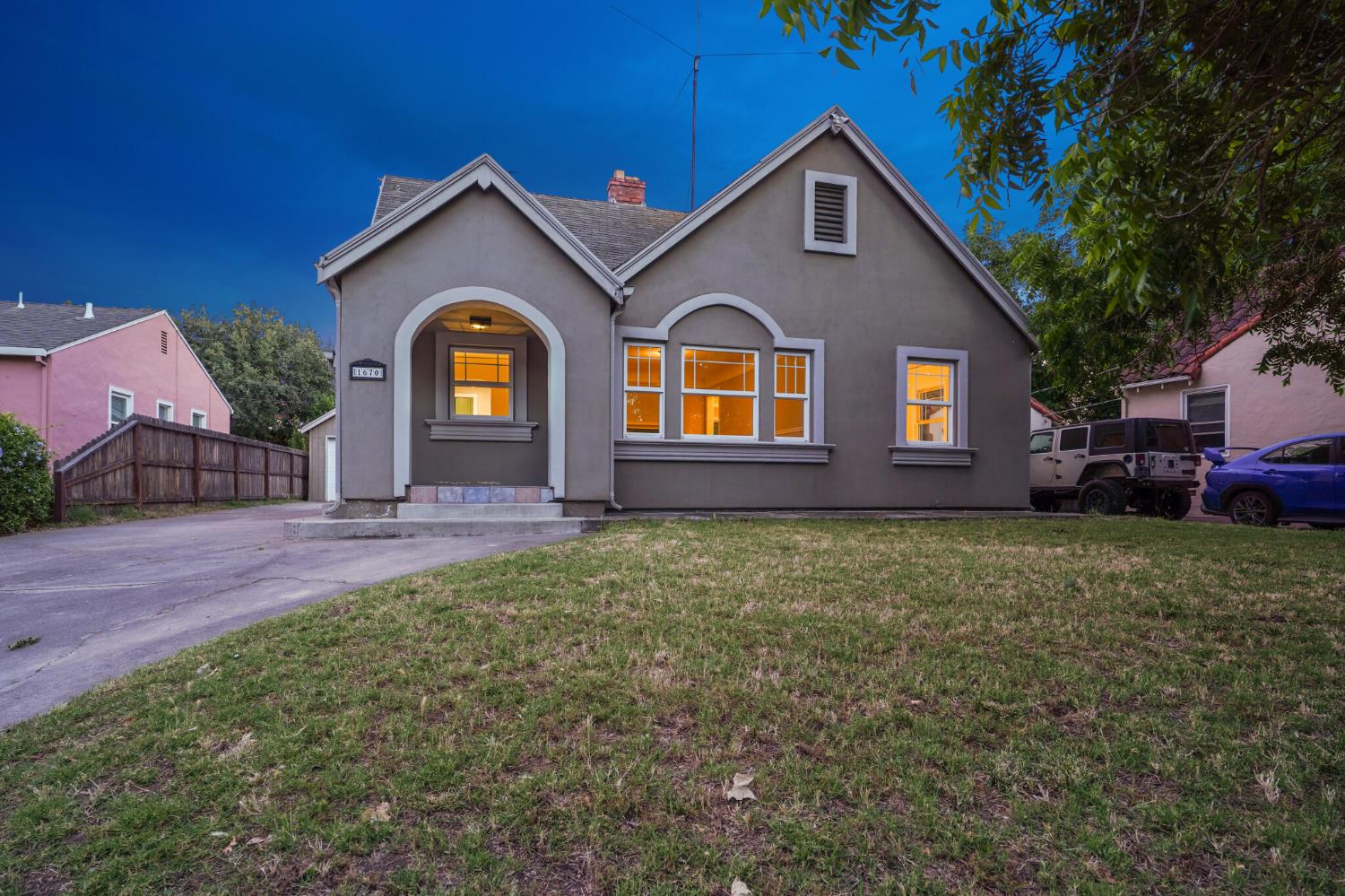 1670 W Poplar Street