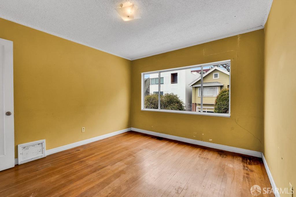 San Francisco, California 94110, United States, 3 Bedrooms Bedrooms, ,2 BathroomsBathrooms,Residential,Pending,117246