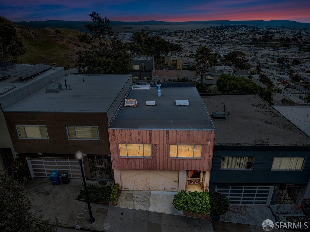 San Francisco, California 94110, United States, 3 Bedrooms Bedrooms, ,2 BathroomsBathrooms,Residential,Pending,117246