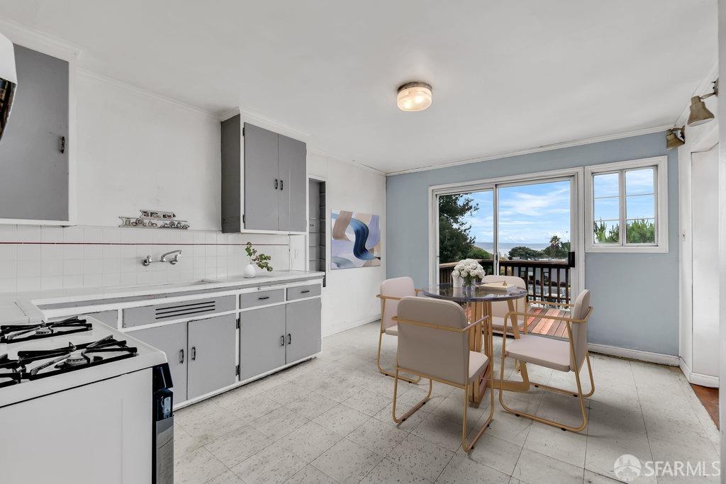 San Francisco, California 94110, United States, 3 Bedrooms Bedrooms, ,2 BathroomsBathrooms,Residential,Pending,117246