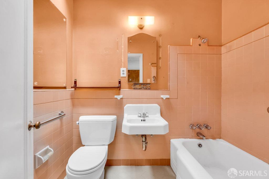 San Francisco, California 94110, United States, 3 Bedrooms Bedrooms, ,2 BathroomsBathrooms,Residential,Pending,117246