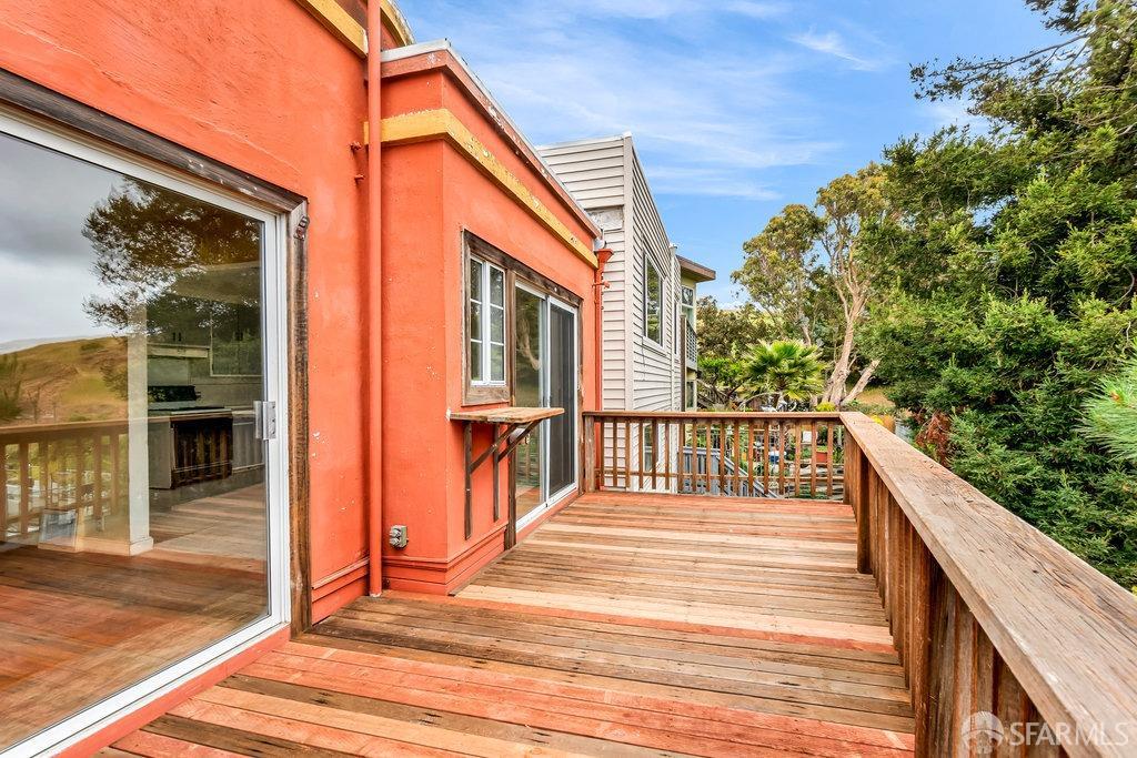 San Francisco, California 94110, United States, 3 Bedrooms Bedrooms, ,2 BathroomsBathrooms,Residential,Pending,117246