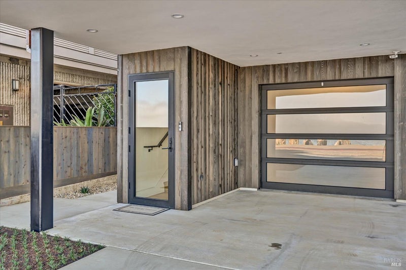 489 Bridgeway