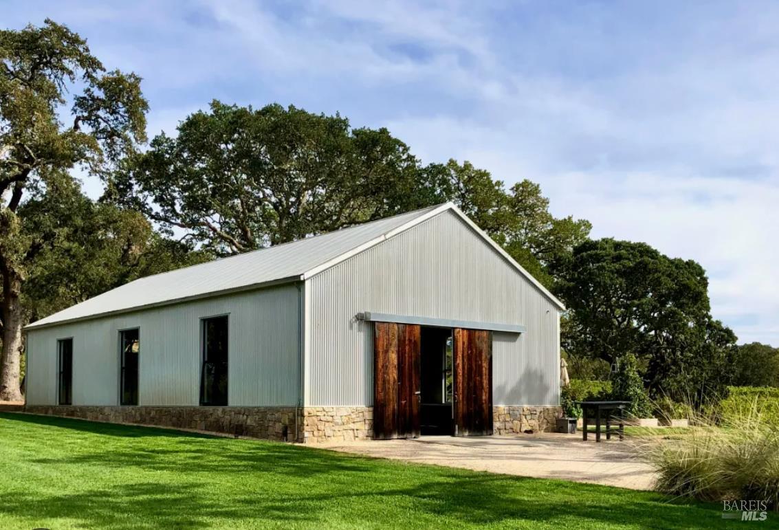 13422 Chalk Hill Road