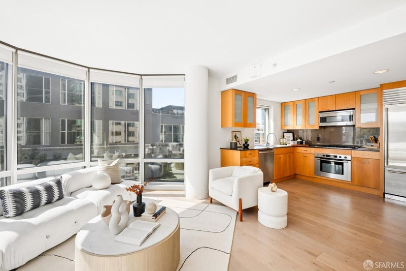 355 1st Street S707