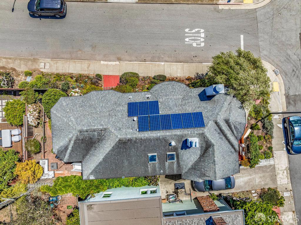 San Francisco, California 94112, United States, 2 Bedrooms Bedrooms, ,1 BathroomBathrooms,Residential,Pending,186858