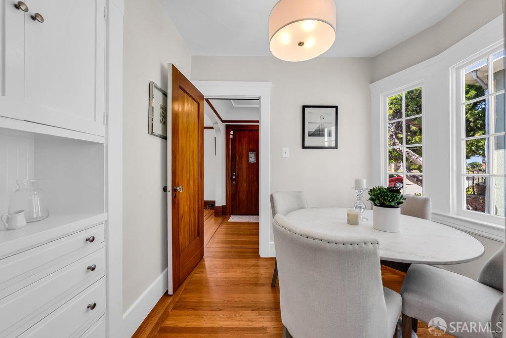 San Francisco, California 94112, United States, 2 Bedrooms Bedrooms, ,1 BathroomBathrooms,Residential,Pending,186858