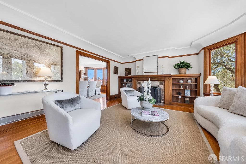 San Francisco, California 94112, United States, 2 Bedrooms Bedrooms, ,1 BathroomBathrooms,Residential,Pending,186858