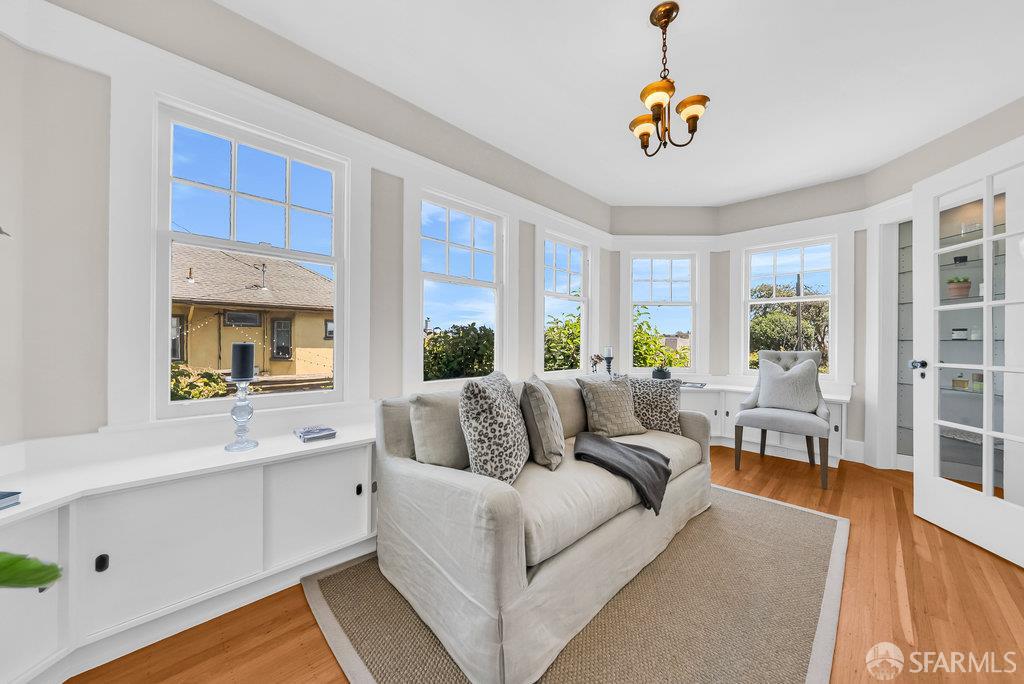 San Francisco, California 94112, United States, 2 Bedrooms Bedrooms, ,1 BathroomBathrooms,Residential,Pending,186858