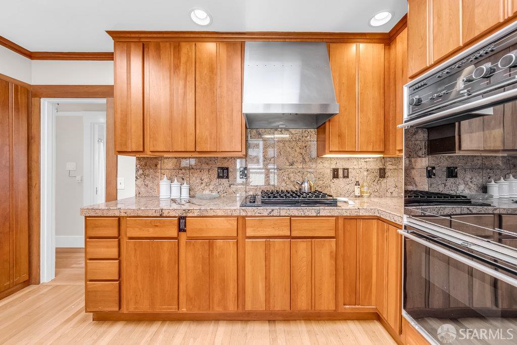 San Francisco, California 94112, United States, 2 Bedrooms Bedrooms, ,1 BathroomBathrooms,Residential,Pending,186858