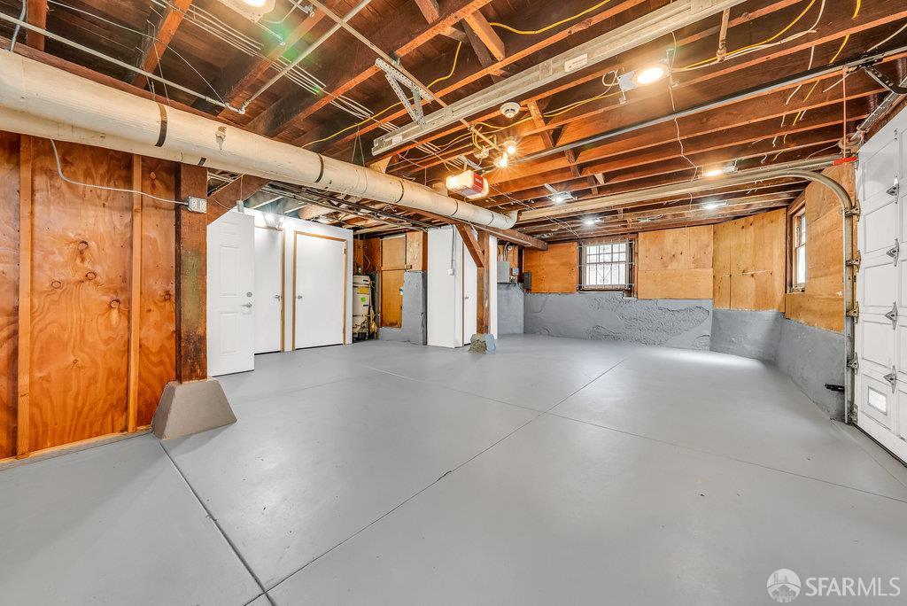 San Francisco, California 94112, United States, 2 Bedrooms Bedrooms, ,1 BathroomBathrooms,Residential,Pending,186858