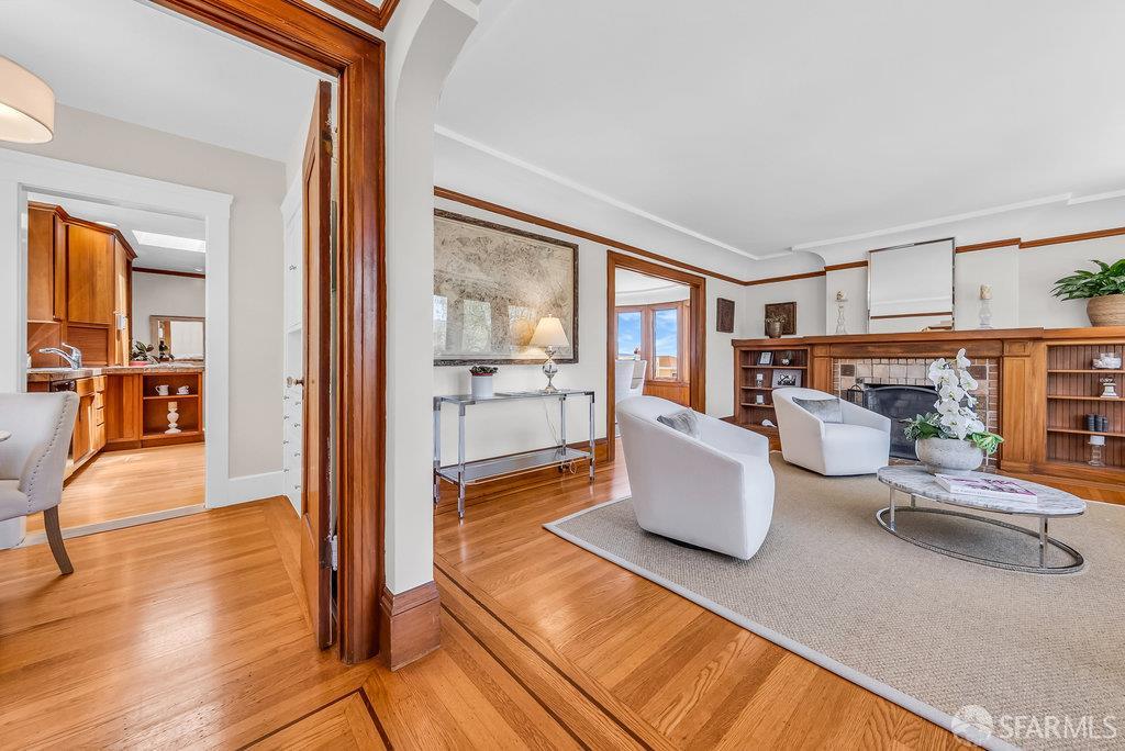 San Francisco, California 94112, United States, 2 Bedrooms Bedrooms, ,1 BathroomBathrooms,Residential,Pending,186858