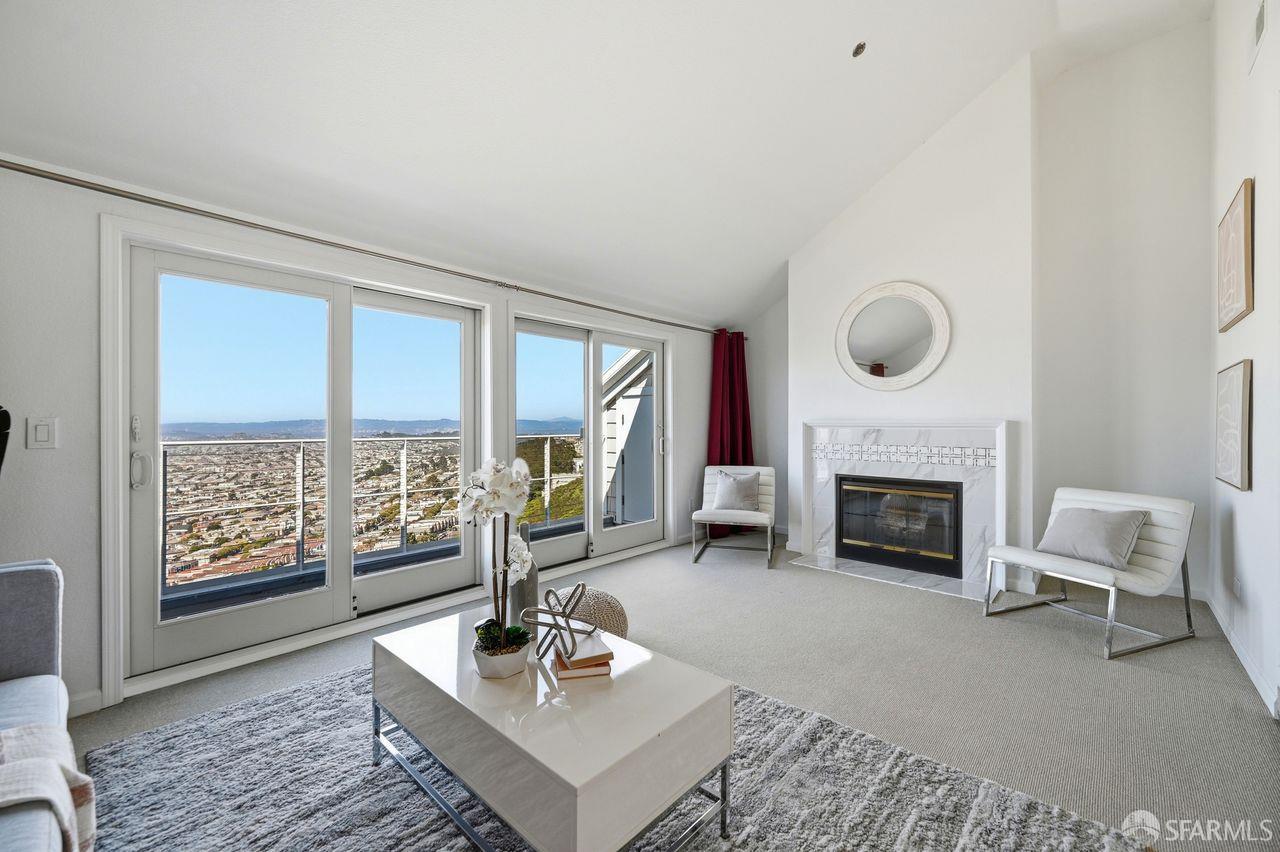 580 Pointe Pacific 4