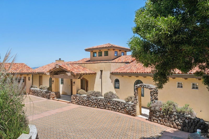 3680 Paradise Drive