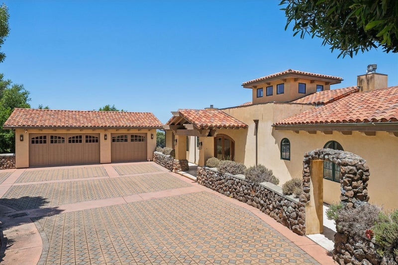 3680 Paradise Drive