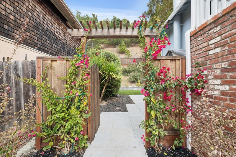 18 Alviso Court