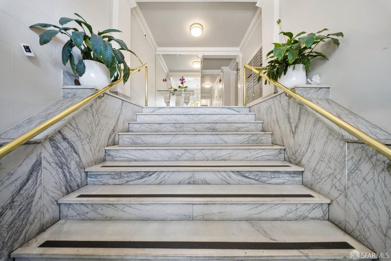 2415 Van Ness Avenue 601