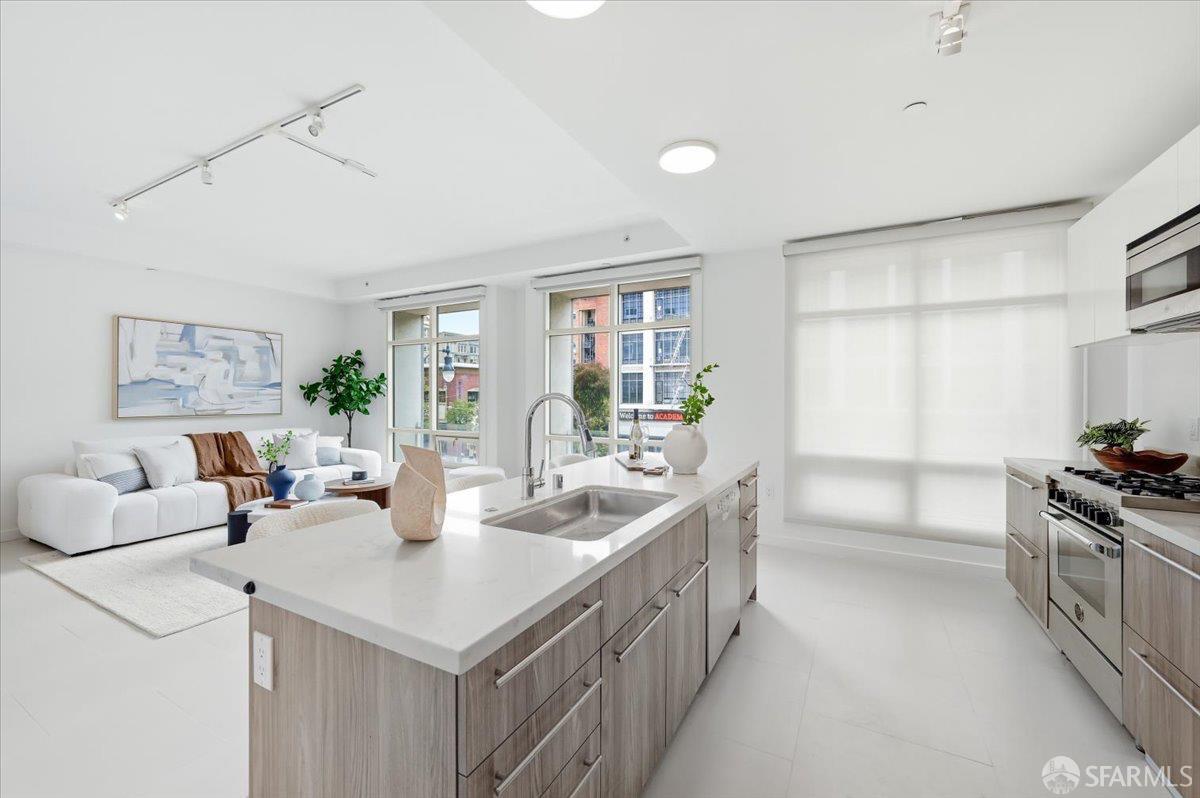 1868 Van Ness Avenue 303