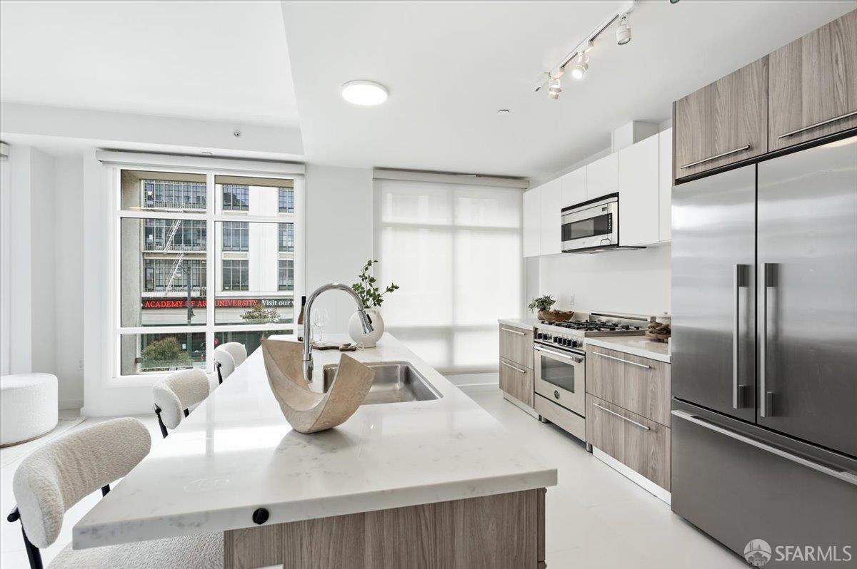 1868 Van Ness Avenue 303