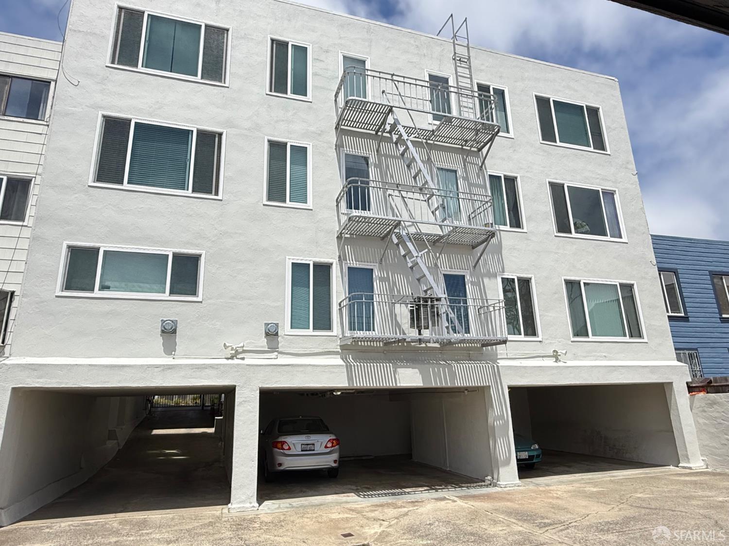 725 Monterey Boulevard