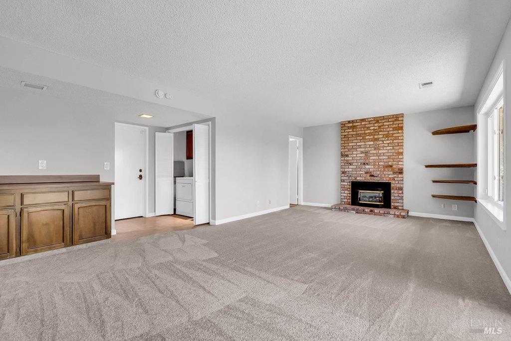 Benicia, California 94510, United States, 4 Bedrooms Bedrooms, ,3 BathroomsBathrooms,Residential,Pending,122475