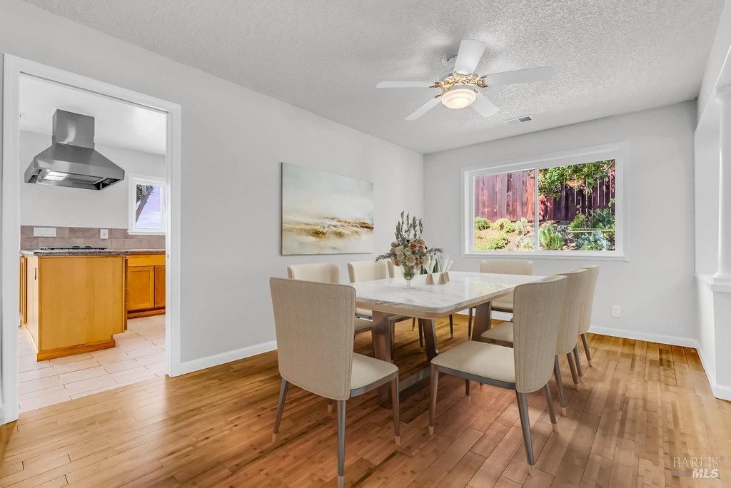 Benicia, California 94510, United States, 4 Bedrooms Bedrooms, ,3 BathroomsBathrooms,Residential,Pending,122475