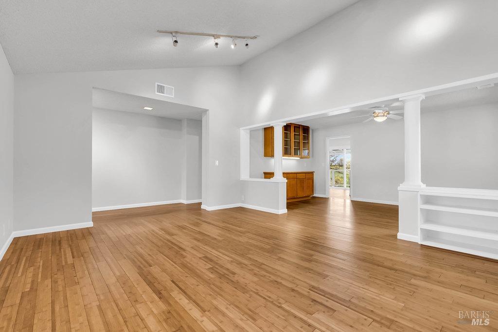 Benicia, California 94510, United States, 4 Bedrooms Bedrooms, ,3 BathroomsBathrooms,Residential,Pending,122475