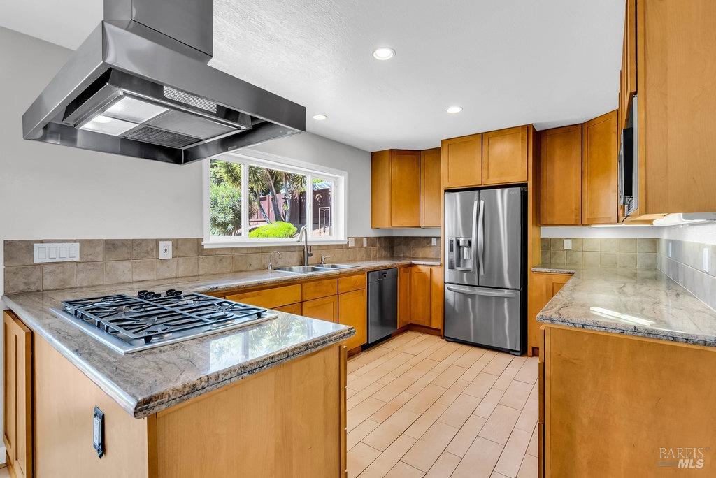 Benicia, California 94510, United States, 4 Bedrooms Bedrooms, ,3 BathroomsBathrooms,Residential,Pending,122475