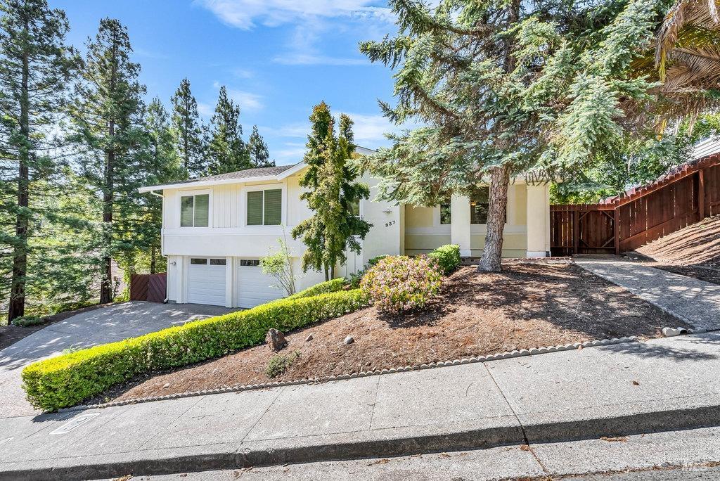 Benicia, California 94510, United States, 4 Bedrooms Bedrooms, ,3 BathroomsBathrooms,Residential,Pending,122475