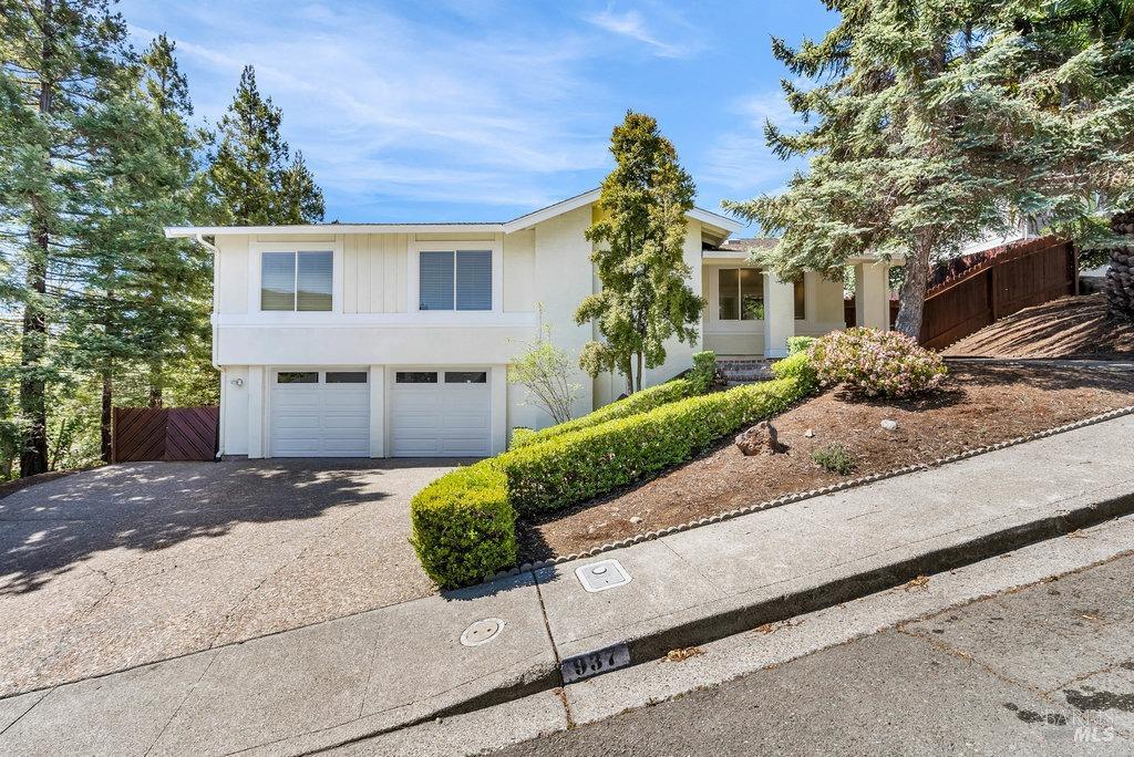 Benicia, California 94510, United States, 4 Bedrooms Bedrooms, ,3 BathroomsBathrooms,Residential,Pending,122475