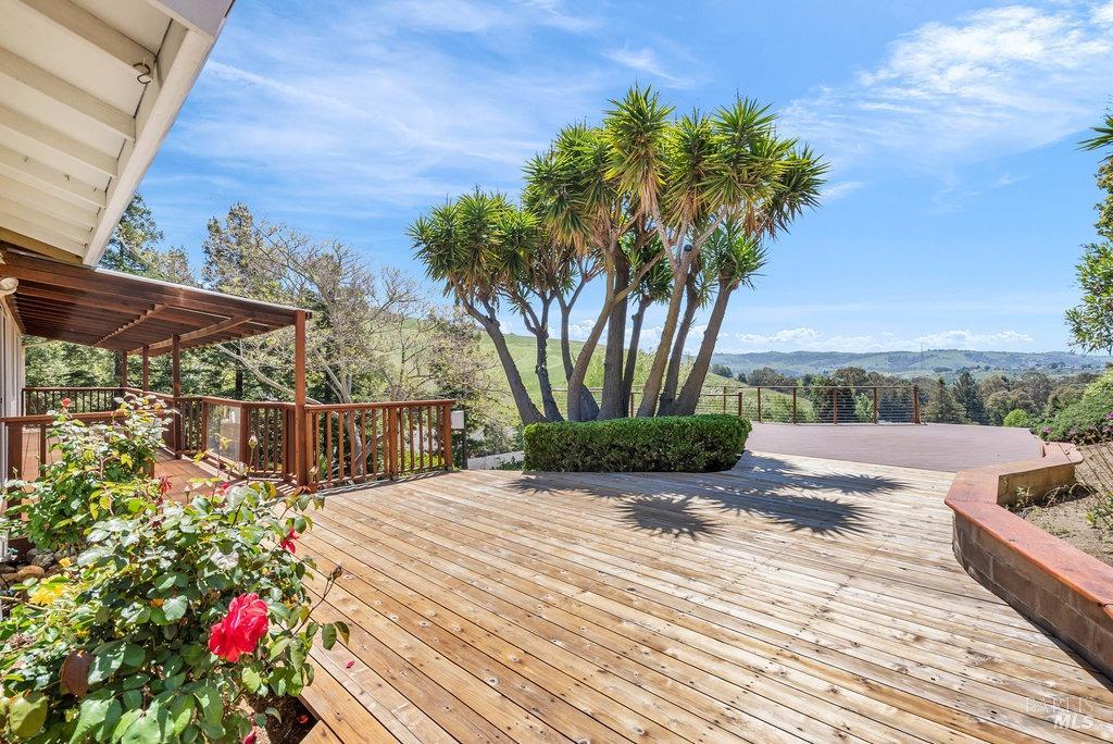 Benicia, California 94510, United States, 4 Bedrooms Bedrooms, ,3 BathroomsBathrooms,Residential,Pending,122475